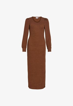 Brązowa dzianinowa sukienka z długim rękawem, dekoltem w serek, dopasowaną sylwetką i bufkami na ramionach. Miękka tekstura i długość do kostek.