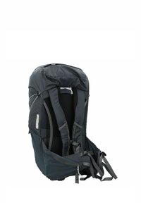 Zaino ergonomico nero con schienale in rete imbottito, spallacci regolabili e scomparti con cerniera. Dotato di un robusto coperchio superiore e un design snello.