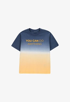 Koszulka z krótkim rękawem, z gradientem od niebieskiego do żółtego i grubym żółtym napisem "YOU CAN DO ANYTHING" na środku przodu.