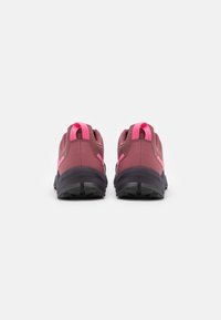 Adidas Terrex Túracipők - quiet crimson/putty mauve/pink fusion