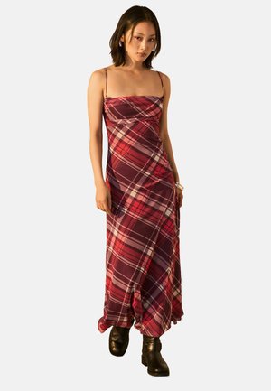 REGULAR FIT - Trikotāžas kleita - red check