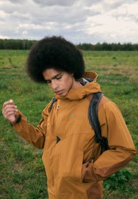 Klättermusen BRAGE JACKET - Jachetă schi - mustard