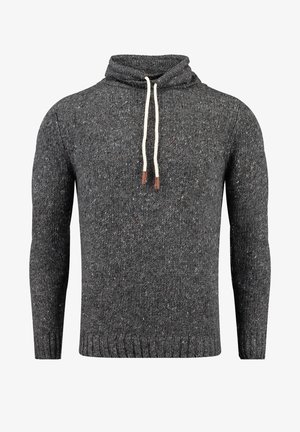 Pull en laine tricotée gris foncé avec manches longues et col haut doté d'un cordon blanc.