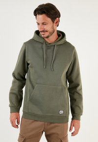 REGULAR FIT - Majica s kapuljačom - khaki