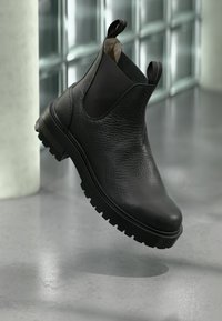 MCCOY CHELSEA - Stiefelette - black