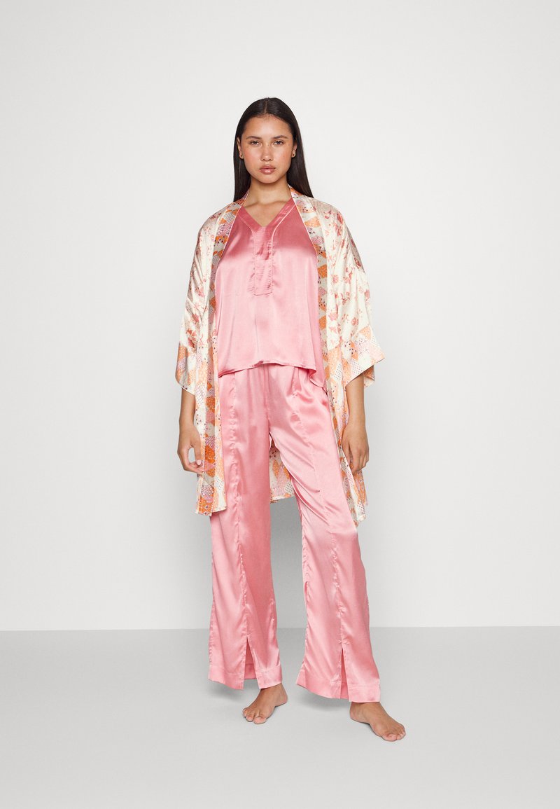Damen Nachthemden | ONLY ONLKATINKA KIMONO Bademantel brandied apricot ethnic/beige - BN41297 Damen Nachthemden | ONLY ONLKATINKA KIMONO Bademantel brandied apricot ethnic/beige - BN41297