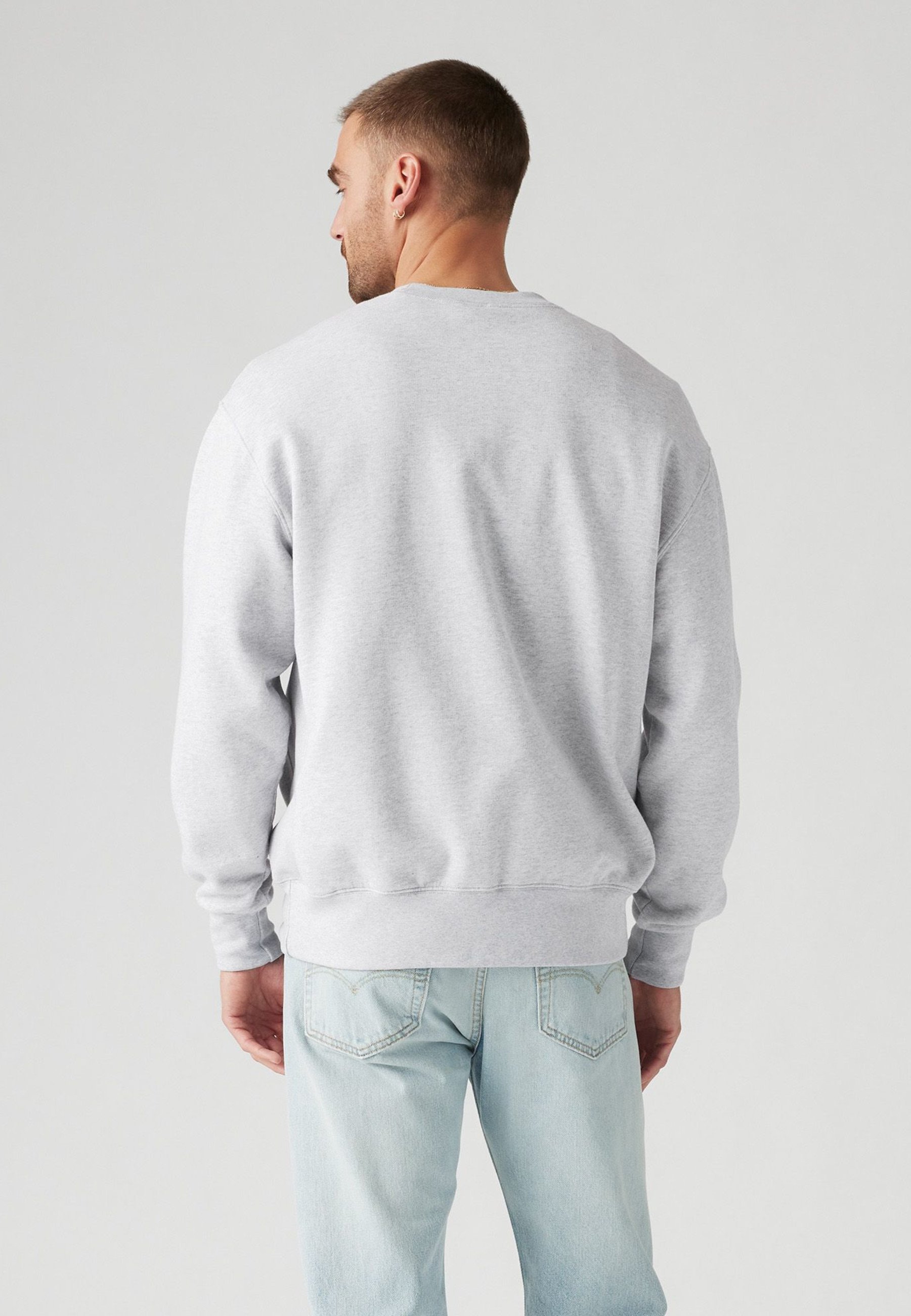 メンズウェア CLUBHAUS Crewneck Light Sweat- Lt.Gray Chill Crew Neck Pullover - Athletic Heather Grey | ALO