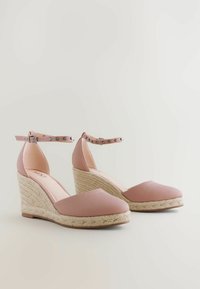 Pumps med kilklack - pink