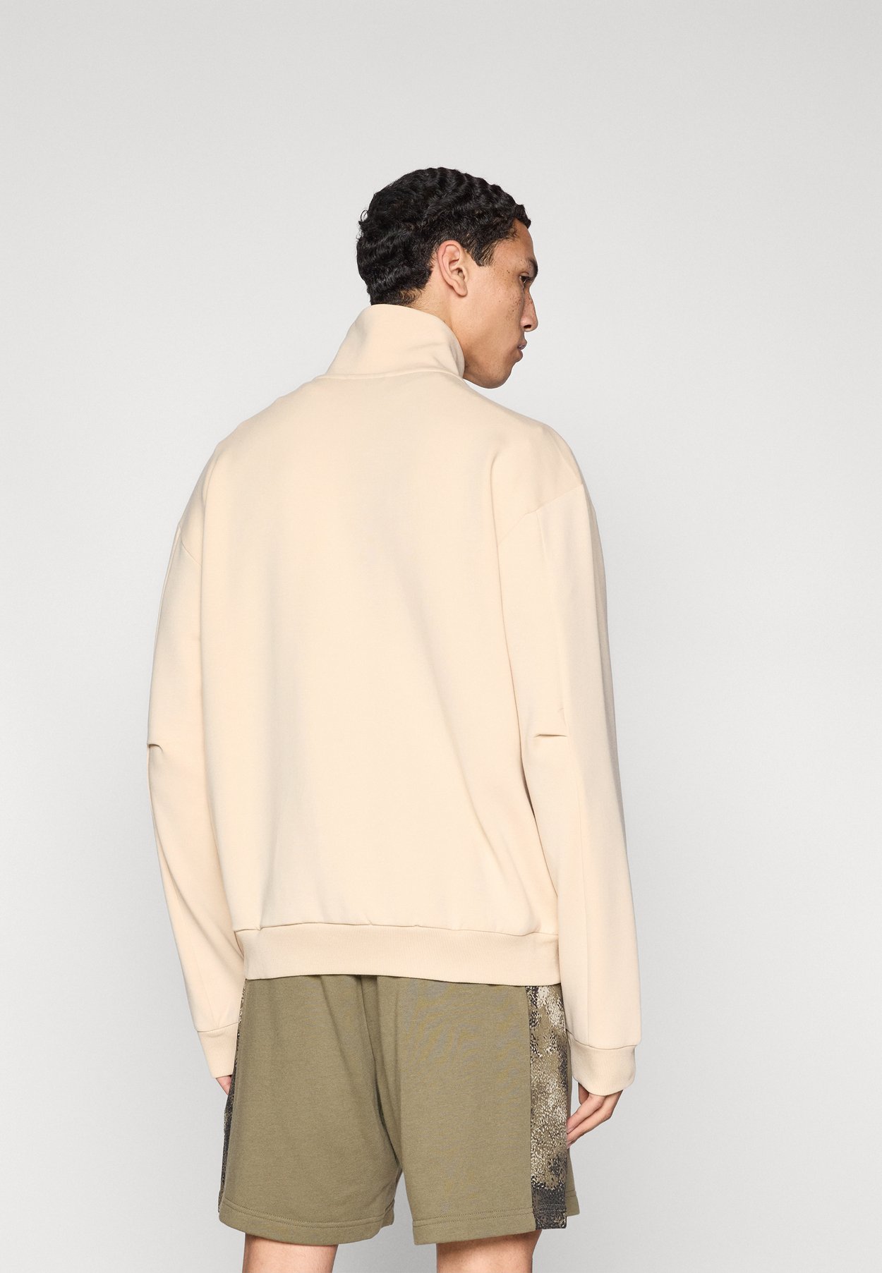 SOFT LUX TRACK TOP