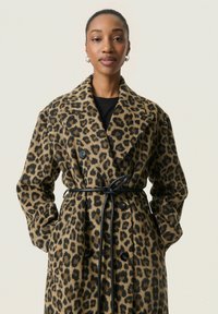 Soaked in Luxury LEONY MAFALDA  - Klasický kabát - leopard jaquard