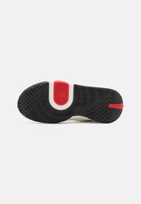 Nike Performance TEAM HUSTLE UNISEX  biały