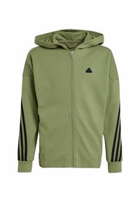 Sudadera verde con cremallera en el frente, puños acanalados y detalles a rayas negras en las mangas. Presenta un pequeño logo negro en el pecho. Tejido suave.
