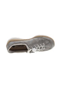 Chaussure en daim gris avec lacets blancs, bout rond et semelle en caoutchouc texturé. Dispose d'une fermeture éclair sur le côté et du logo "Antistress" sur la semelle intérieure.