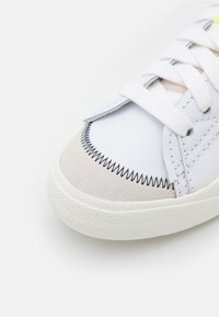 Nike Sportswear Baskets basses - white