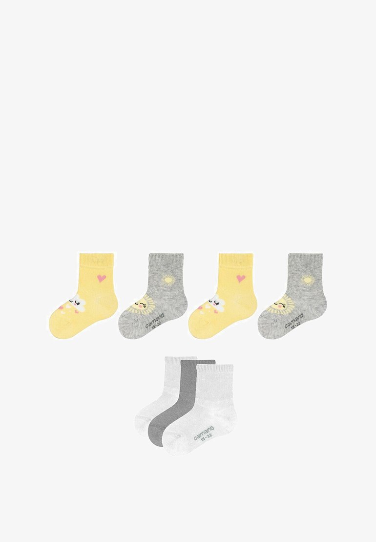 Cztery pary skarpetek dziecięcych: dwie żółte z wzorami, dwie szare z nadrukiem oraz dwie gładkie szare, z mieszanki bawełny, długość do kostki.