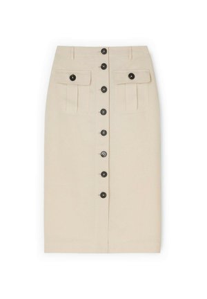 Beige knielange rok met knoopsluiting aan de voorkant en twee klepzakken met knopen in de taille.