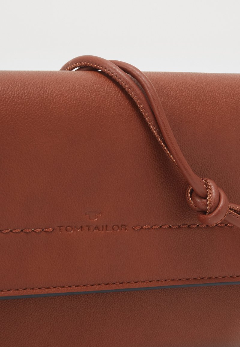 Damen Taschen | TOM TAILOR EVY Umhängetasche cognac - JC35196 Damen Taschen | TOM TAILOR EVY Umhängetasche cognac - JC35196