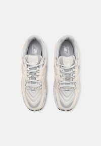 New Balance 725 UNISEX - Sapatilhas - dunkelgrau