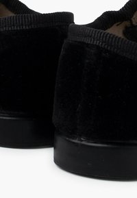 Pisamonas MERCEDITAS DE CON BOTÓN CINTA ADHESIVA   - Chaussures premiers pas - black