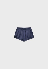 Short en satin bleu marine avec taille élastique, texture lisse et coupe décontractée présenté sur un fond gris clair uni.