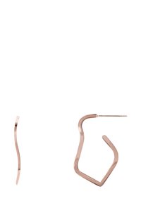 Ohrringe aus Roségoldmetall mit abstrakter Form; einer hat eine schmale Kurve, der andere ist kantiger mit einer dickeren Kante.