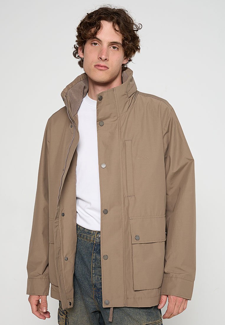 Leichte Jacke