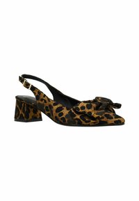 Leopardprint slingback hakken met een geknoopte strikdetail, een puntige neus en een chunky zwarte hak, gemaakt van gestructureerd materiaal.