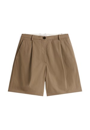 Brune shorts laget av glatt stoff, med flat front, to sidelommer og en enkelt knappelukking. Leggene i midjen gir form.