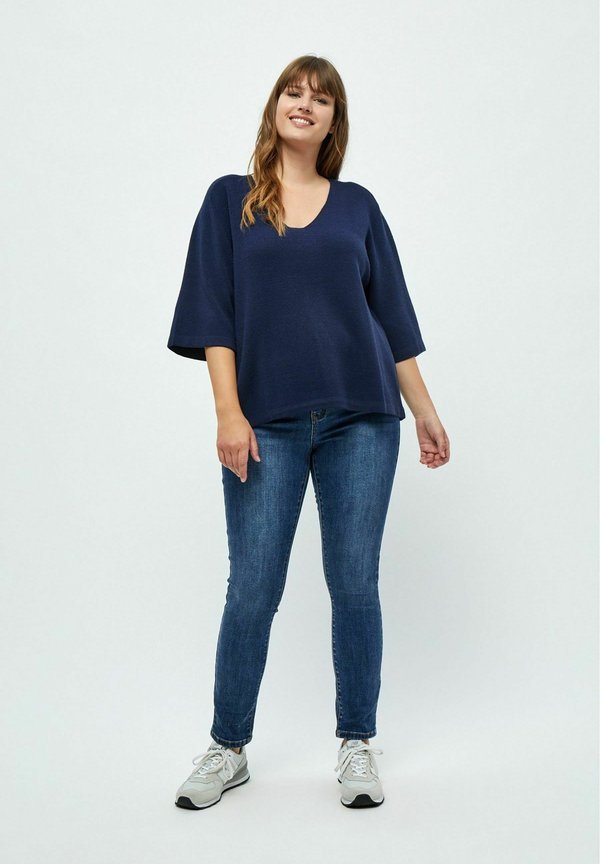 V-NECK  - Strickpullover
