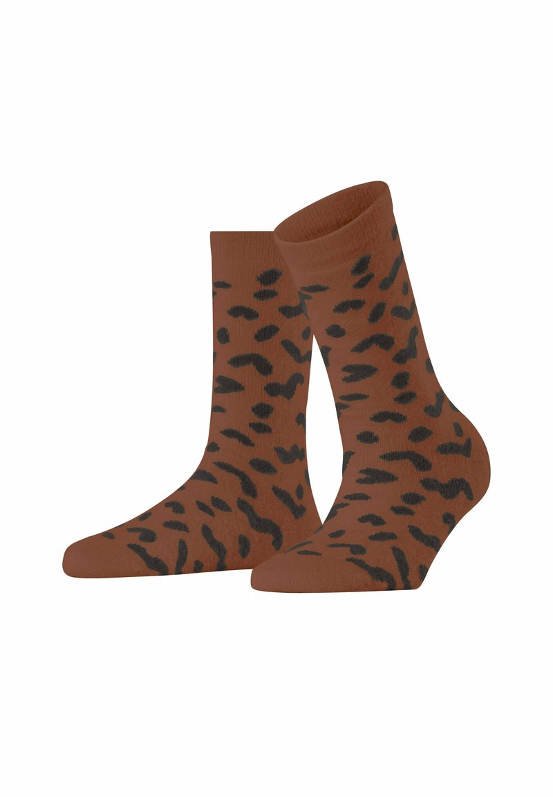 Braune Socken mit Leopardenmuster in Schwarz. Das Design bedeckt die gesamte Fläche, hat eine weiche Textur und eine mittelhohe Länge bis zur Wade.