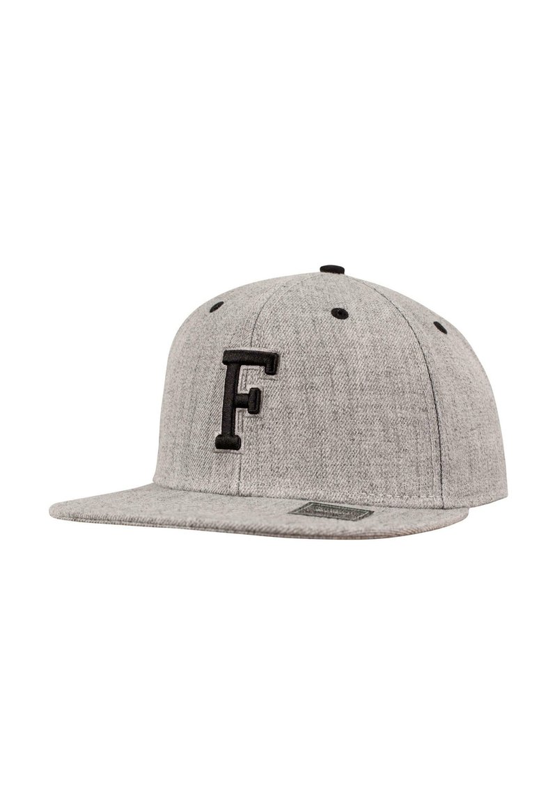 Hallikas müts, mis on valmistatud tekstuuriga kangast, millel on must tikandiga "F" logo, lame ääre ning mustad õhutusavad.