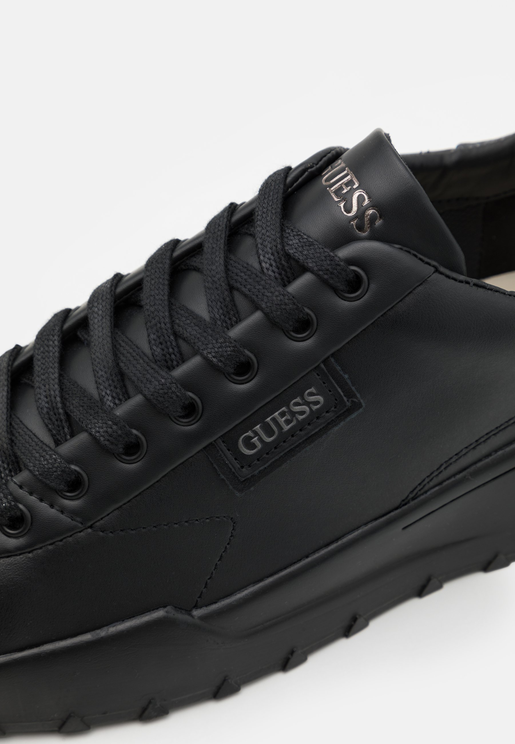 guess black trainers