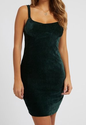 Robe fourreau - green