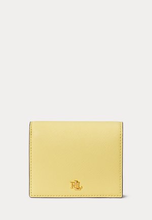 Gult læderpung med guld RL-logo centreret nederst, rektangulær form og tekstureret finish på en hvid baggrund.