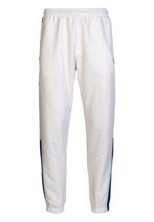 Weiße Sporthose mit blauen Seitenstreifen, elastischem Bund und schmal zulaufenden Säumen. Hergestellt aus leichtem, atmungsaktivem Stoff mit einer strukturierten Oberfläche.