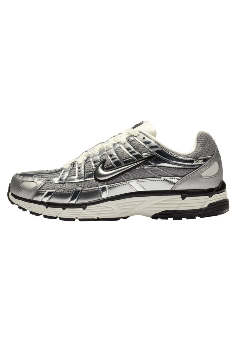 Nike Sportswear - P-6000 - Matalavartiset tennarit - metallic silver/sail/black, Suurenna