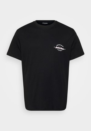 Svart bomulls-t-shirt med rund halsringning, korta ärmar och en tryckt vit logotyp på vänster bröst. Klassisk passform och slät textur.