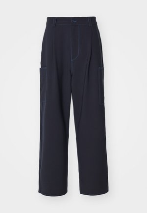 Marine Cargo-Hosen mit blauer Nähte, elastischem Bund, zwei Seitentaschen, geradem Beinanschnitt und weichem Stoffgefühl.
