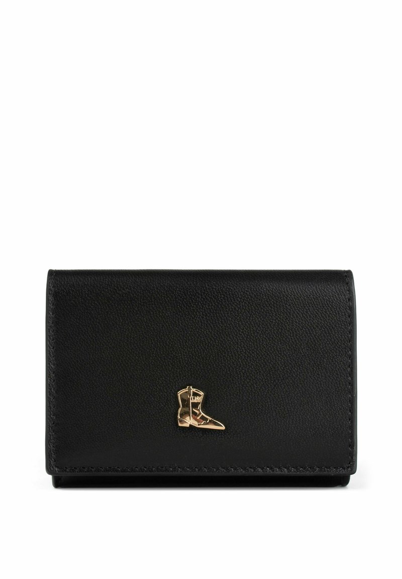 Portafoglio in pelle nera con finitura testurizzata, caratterizzato da un dettaglio a forma di stivale dorato sul davanti. Forma rettangolare compatta, stile minimalista.