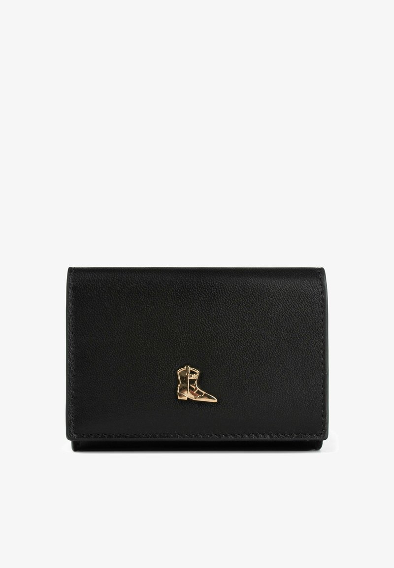 Portafoglio in pelle nera con finitura testurizzata, caratterizzato da un dettaglio a forma di stivale dorato sul davanti. Forma rettangolare compatta, stile minimalista.