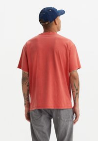 Levi's® RED TAB™ VINTAGE TEE - T-shirt basic - baked apple
