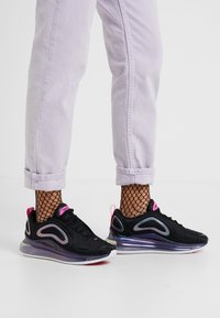 Nike Sportswear Matalavartiset tennarit - black