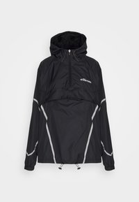 Czarna kurtka typu wiatrówka z zamkiem przy szyi, kapturem i odblaskowymi elementami, z regulowanymi ściągaczami na dole i przy mankietach.