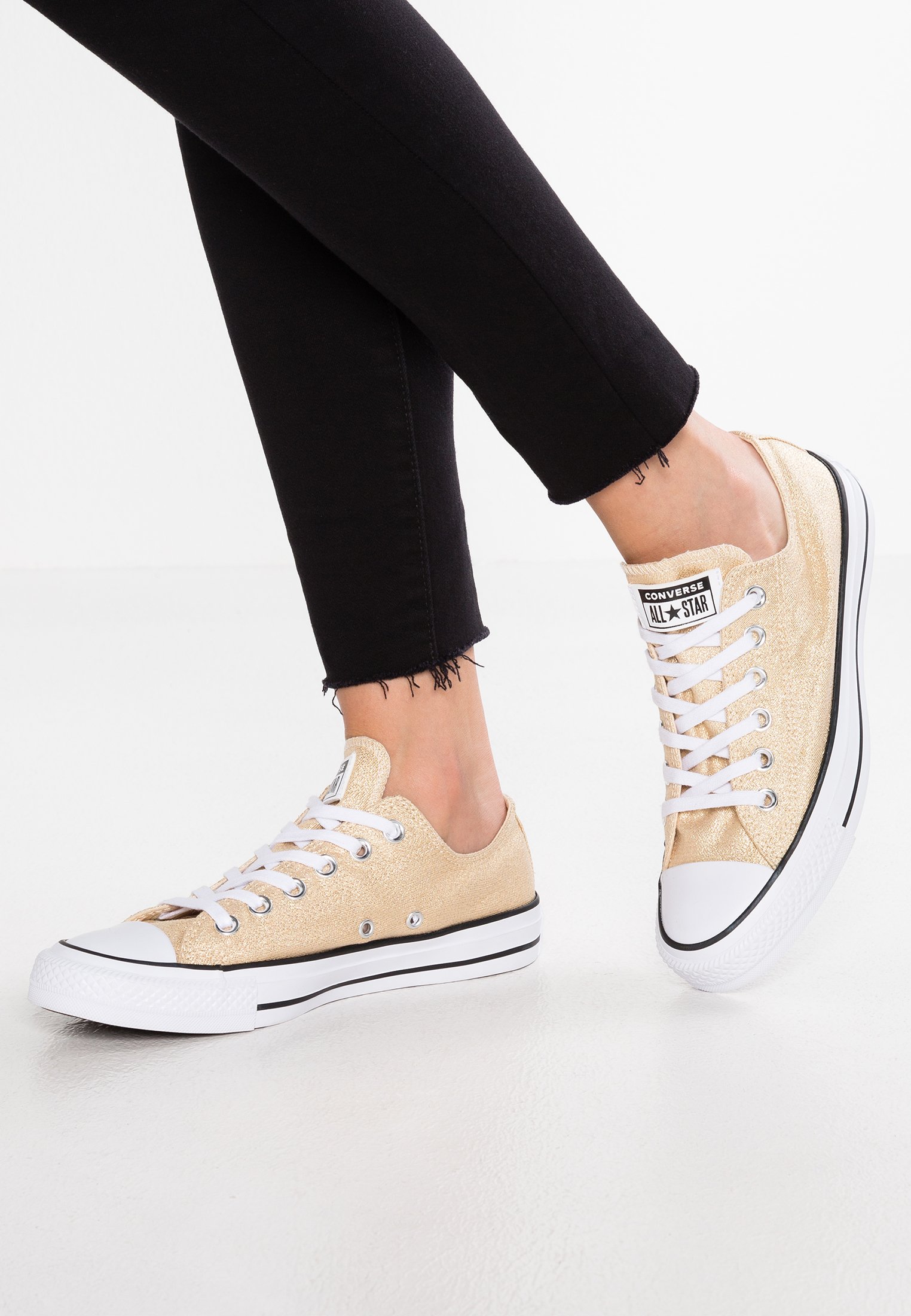 light twine converse
