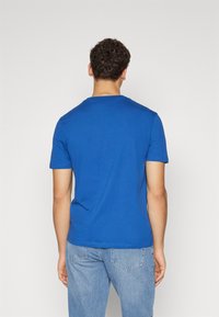 HUGO DERO - Jednoduché tričko - medium blue