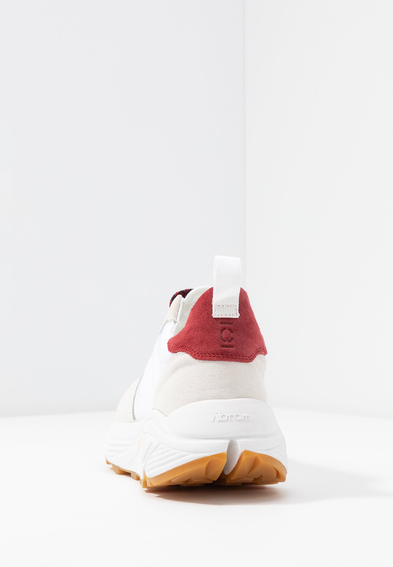 CLOSED HONEY Joggesko lamahvit Zalando.no CLOSED HONEY Joggesko white Zalando.no