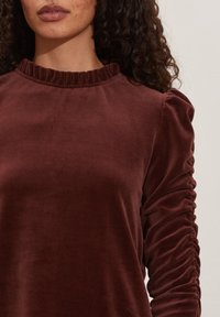 Odd Molly MARION - Pikkade varrukatega topp - truffle brown