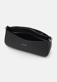 Calvin Klein BUSINESS SHOULDER BAG - Ručna torba - black