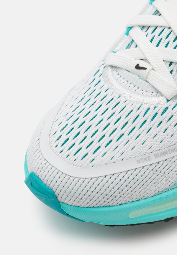 VOMERO UNISEX - Road running shoes3