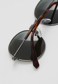 Polaroid Akiniai nuo saulės - ruthen